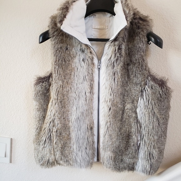 Weatherproof reversible faux fur vest. SZ. Small - Picture 2 of 2